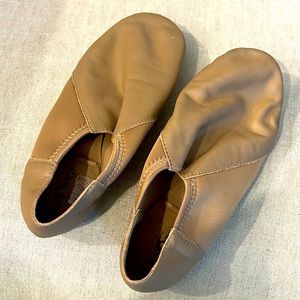 **SOLD**Dance shoes size 37 (6)